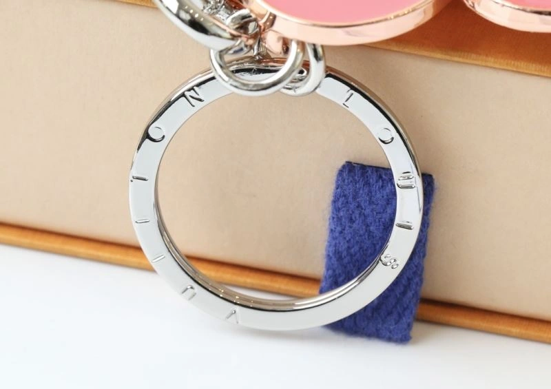 ModernLook Louis Vuitton Keychains 267299