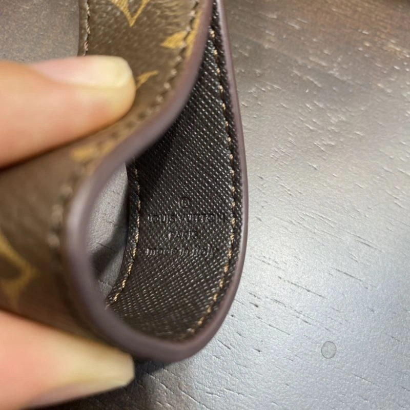 Louis Vuitton Keychains UrbanChic 267235