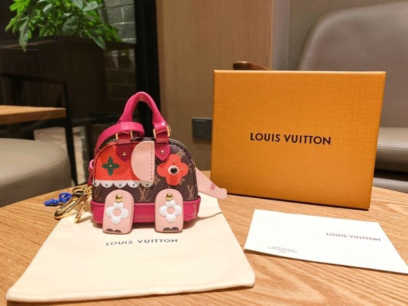 WrinkleFree Louis Vuitton Keychains 267212