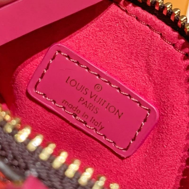 WrinkleFree Louis Vuitton Keychains 267212