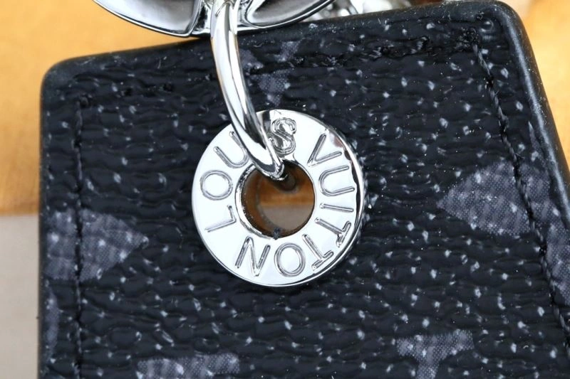 Durable Louis Vuitton Keychains 267196