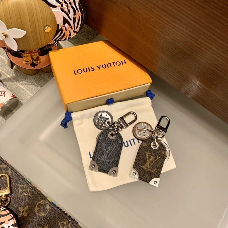 Unisex Louis Vuitton Keychains 267154