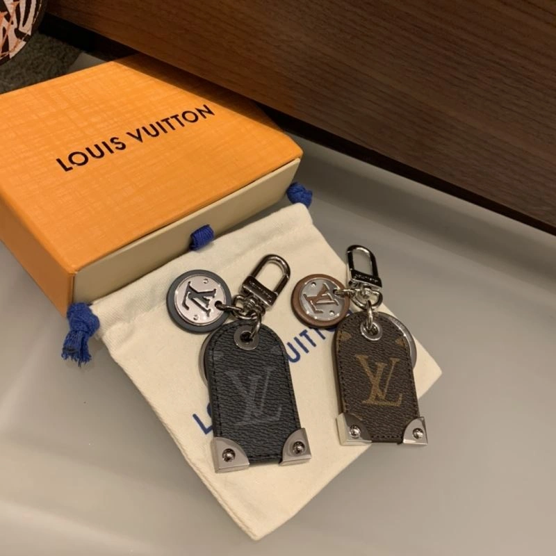 Unisex Louis Vuitton Keychains 267154
