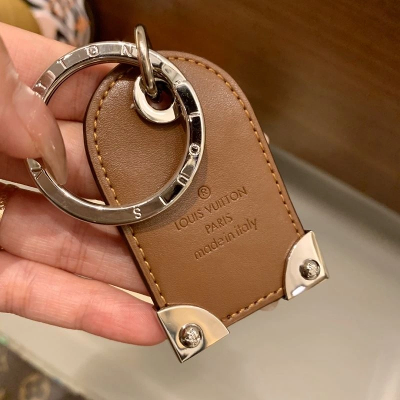 Unisex Louis Vuitton Keychains 267154
