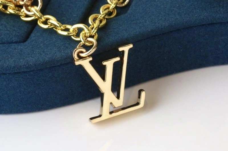 Supportive Louis Vuitton Keychains 267149