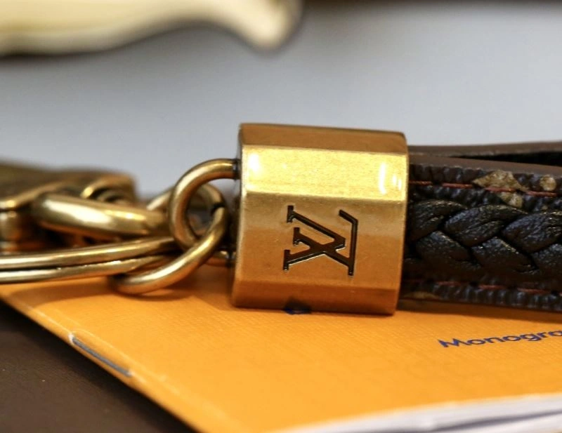 Casual Louis Vuitton Keychains 267150