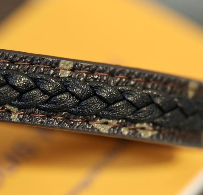 Casual Louis Vuitton Keychains 267150