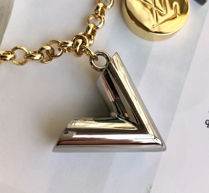 Louis Vuitton Keychains HighPerformance 267108