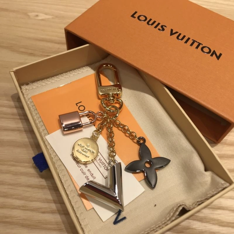 Breathable Louis Vuitton Keychains 267083