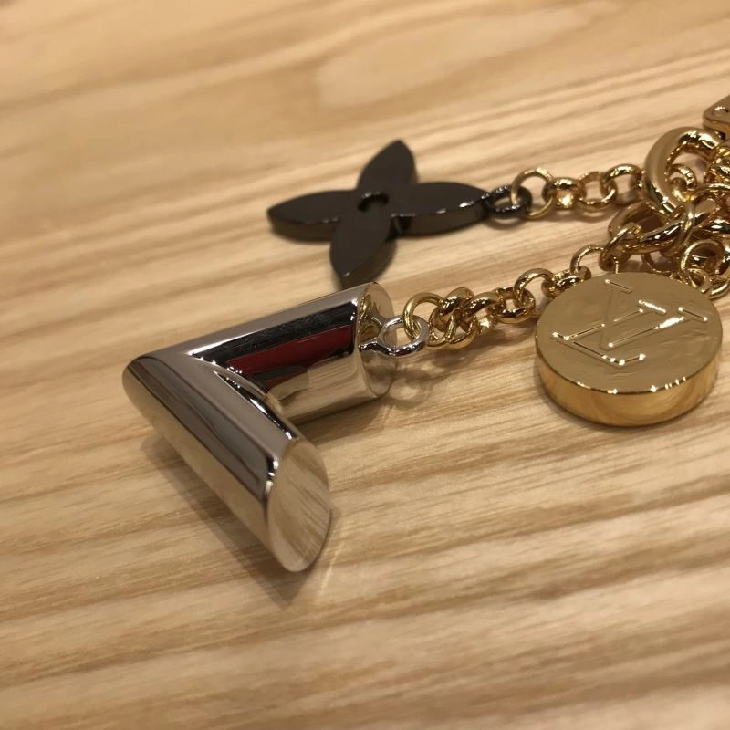 Breathable Louis Vuitton Keychains 267083