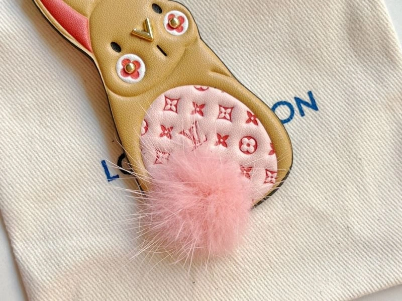 Neat Louis Vuitton Keychains 267036