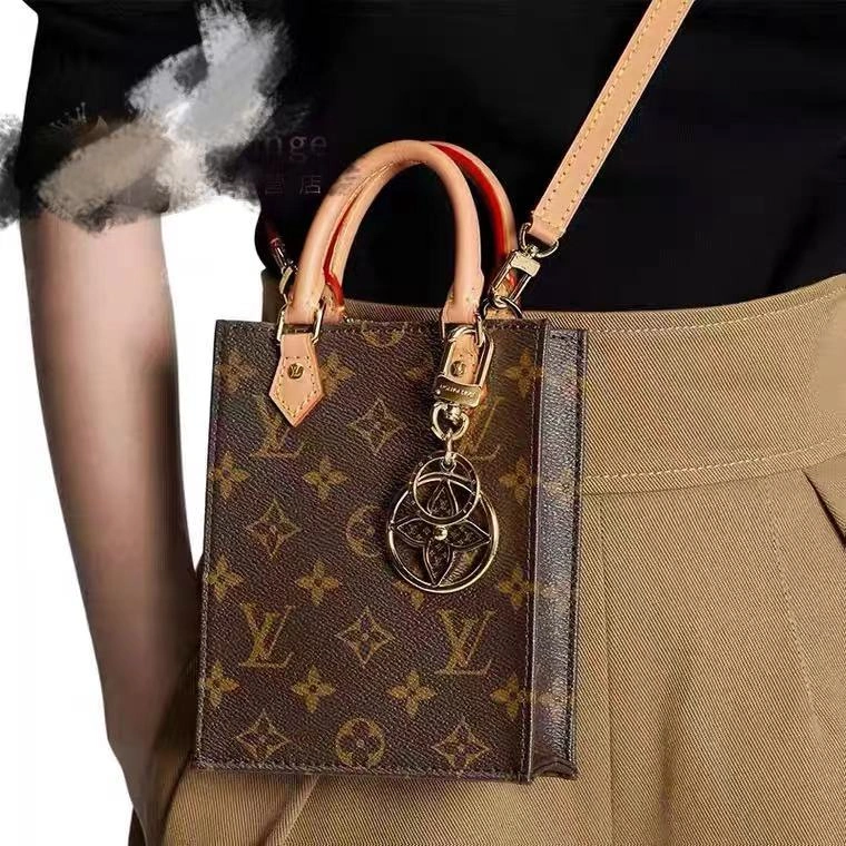Louis Vuitton Keychains Comfortable 267055