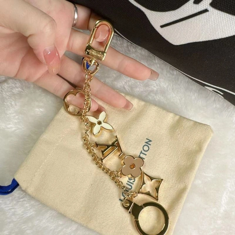 Supportive Louis Vuitton Keychains 266991
