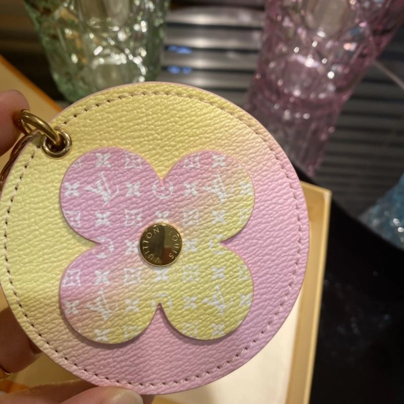 Louis Vuitton Keychains Stretchable 266958