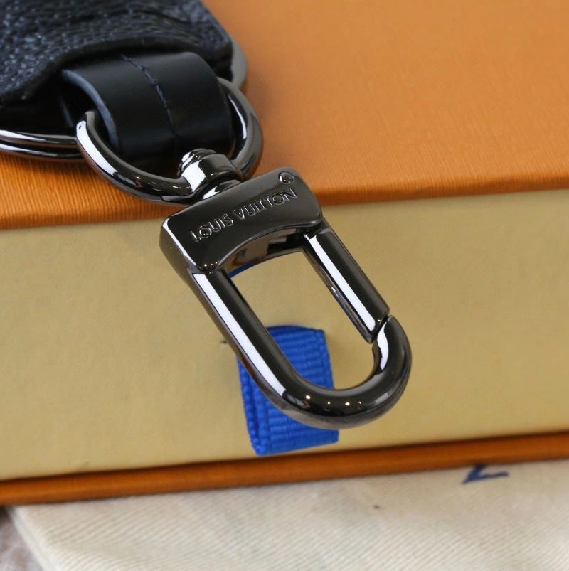Louis Vuitton Keychains Snug 266871