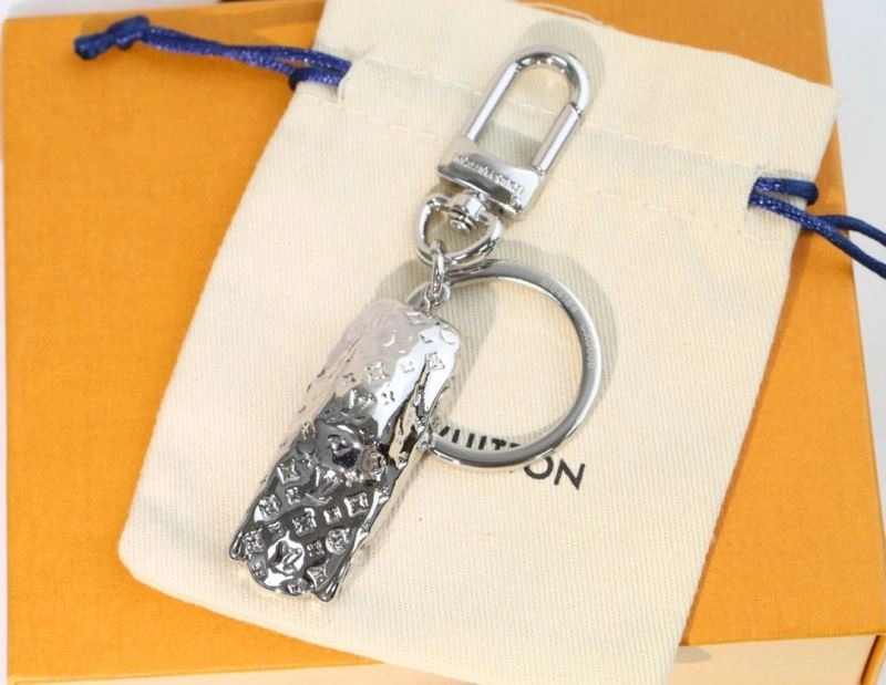WellDesigned Louis Vuitton Keychains 266898