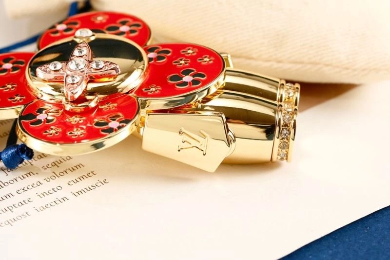 Sleek Louis Vuitton Keychains 266834