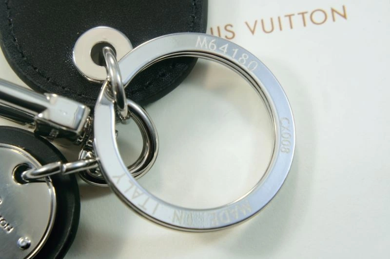 Louis Vuitton Keychains OnTrend 266817