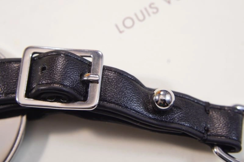 ModernLook Louis Vuitton Keychains 266800