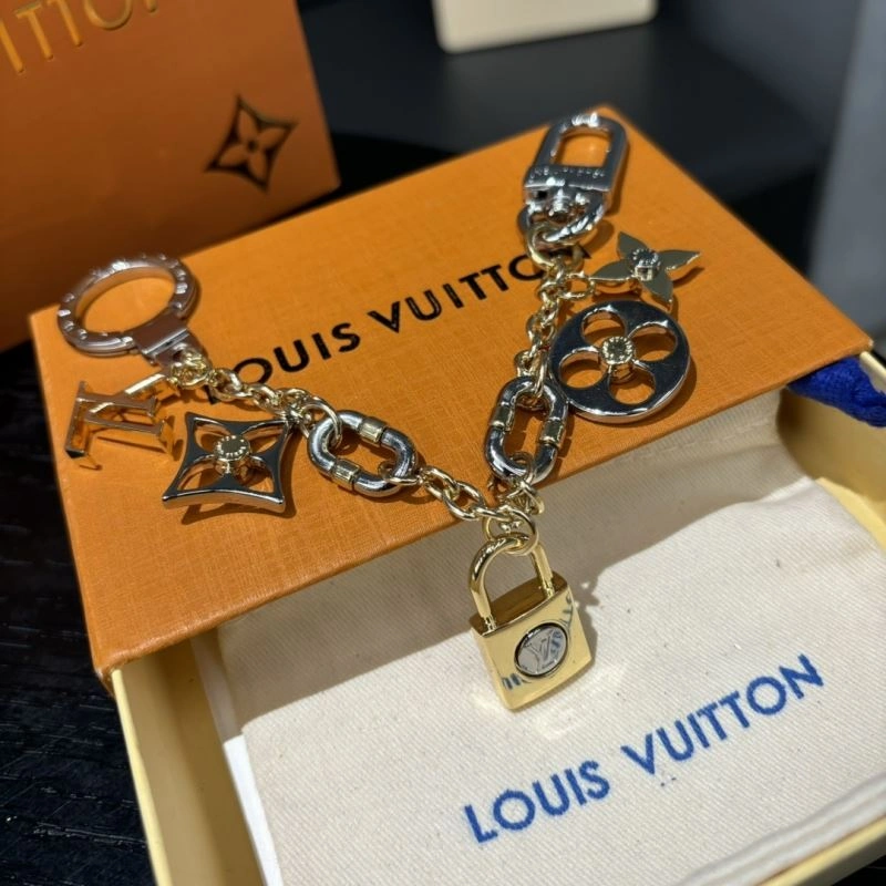 Casual Louis Vuitton Keychains 267480