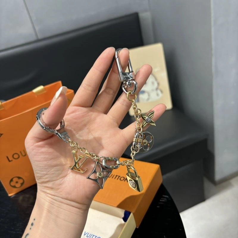 Casual Louis Vuitton Keychains 267480
