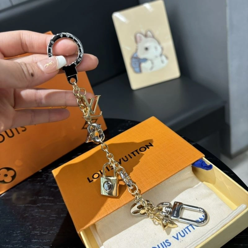 Casual Louis Vuitton Keychains 267480