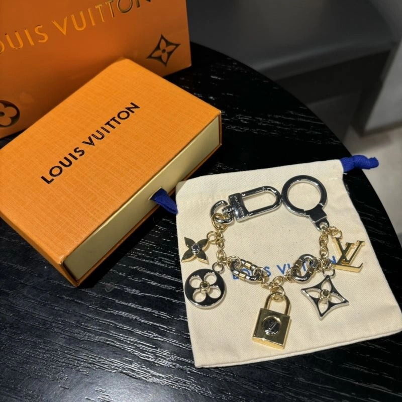 Casual Louis Vuitton Keychains 267480