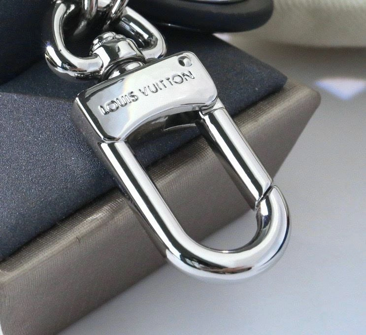Louis Vuitton Keychains Sleek 265945
