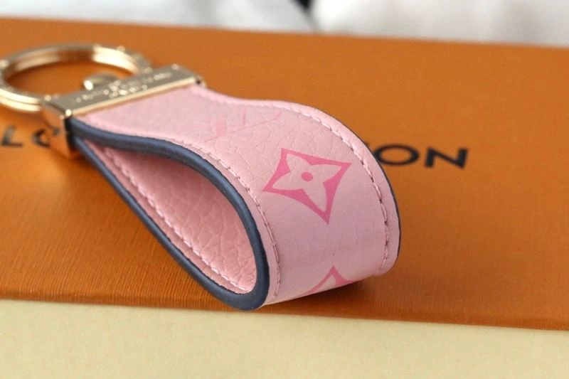 WellDesigned Louis Vuitton Keychains 265939