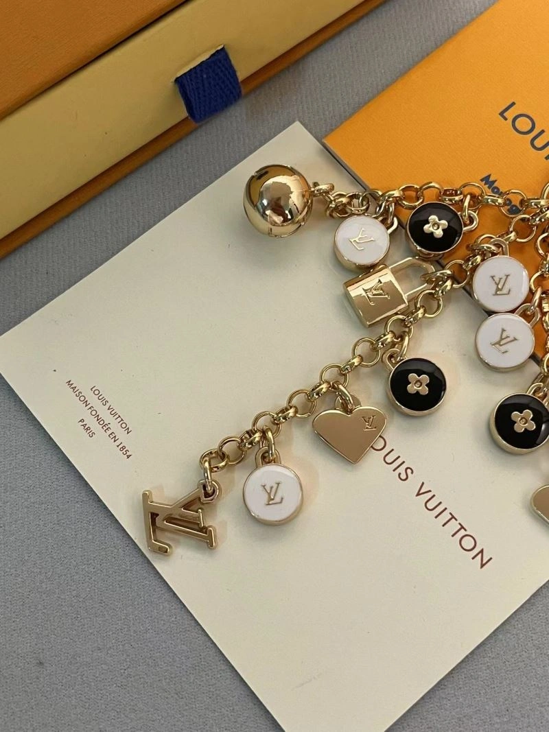 Supportive Louis Vuitton Keychains 265882