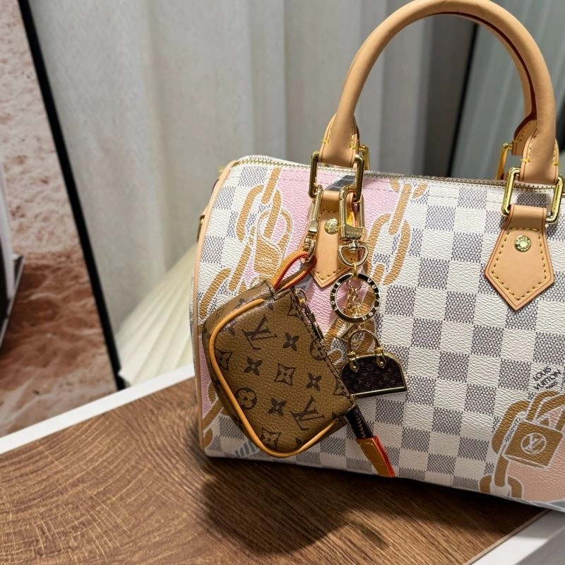 DailyWear Louis Vuitton Keychains 265896