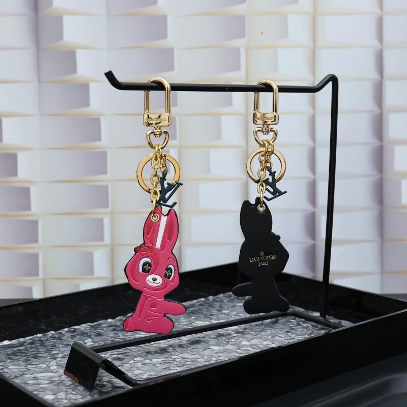 FashionForward Louis Vuitton Keychains 267408