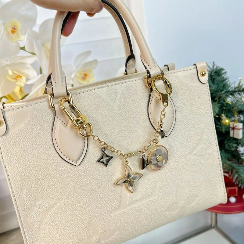 MultiPurpose Louis Vuitton Keychains 267397