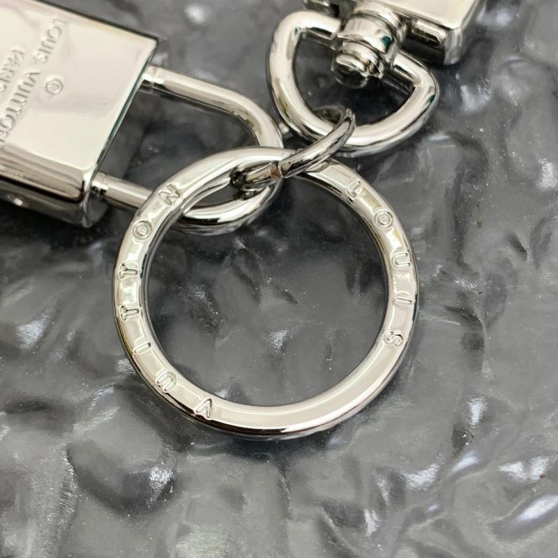 Louis Vuitton Keychains ModernLook 266768