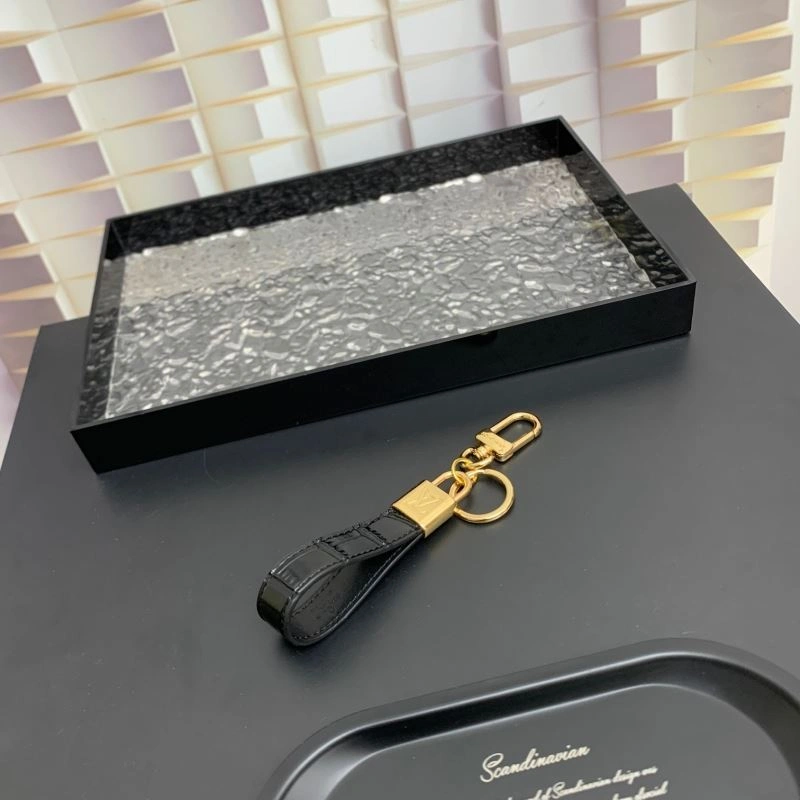ModernLook Louis Vuitton Keychains 266739