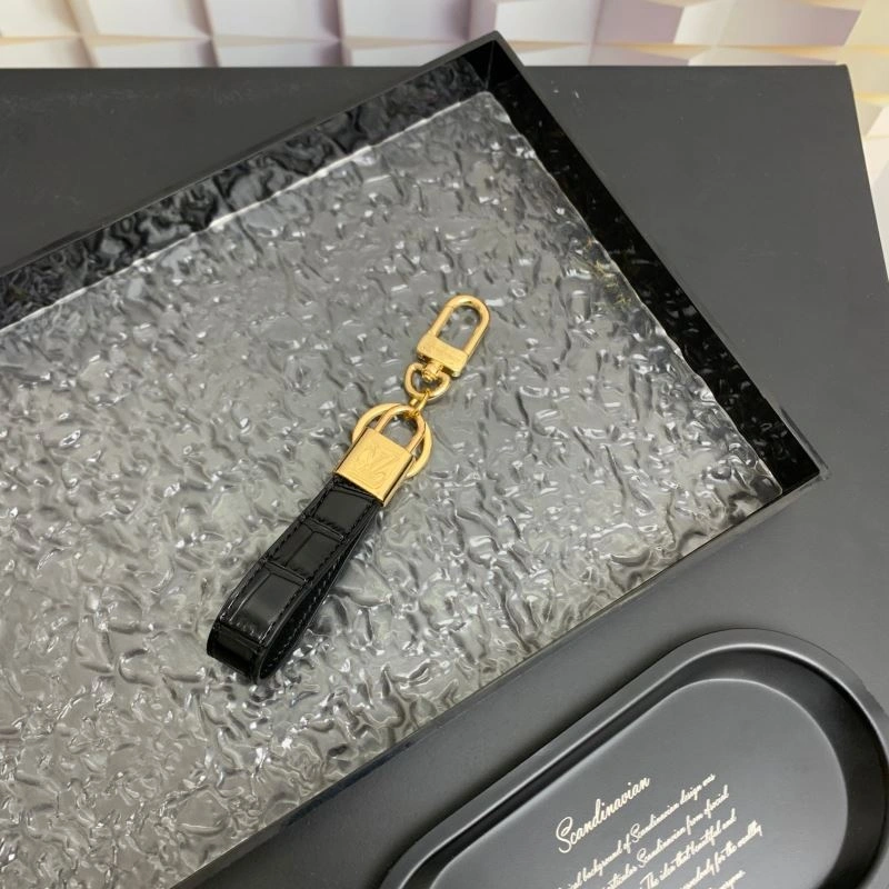 ModernLook Louis Vuitton Keychains 266739
