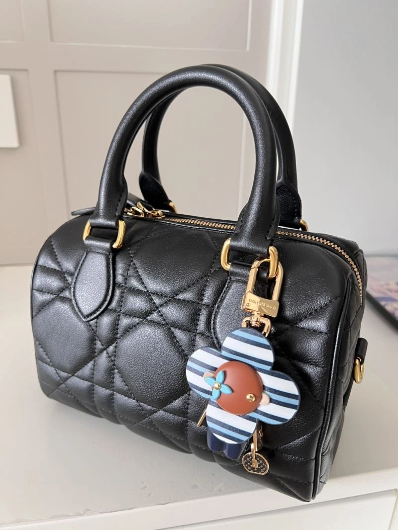 EyeCatching Louis Vuitton Keychains 265889