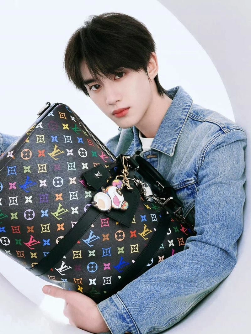 HighPerformance Louis Vuitton Keychains 265899