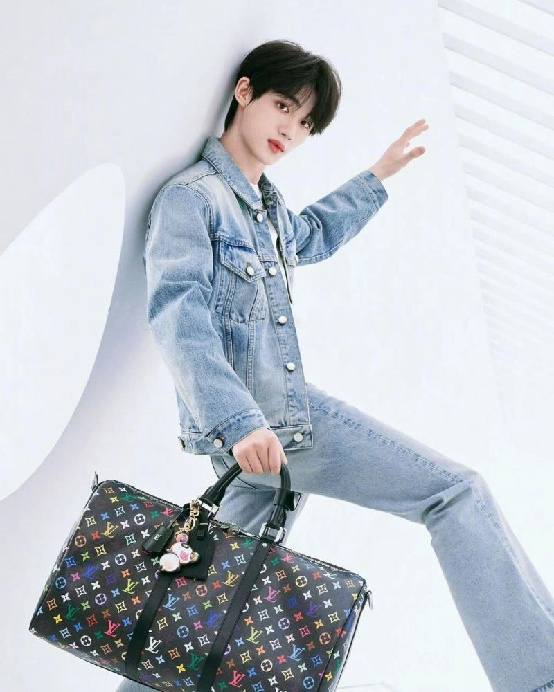 HighPerformance Louis Vuitton Keychains 265899