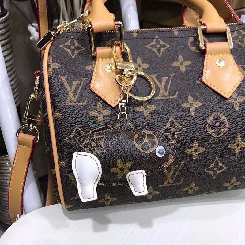 RelaxedFit Louis Vuitton Keychains 266711