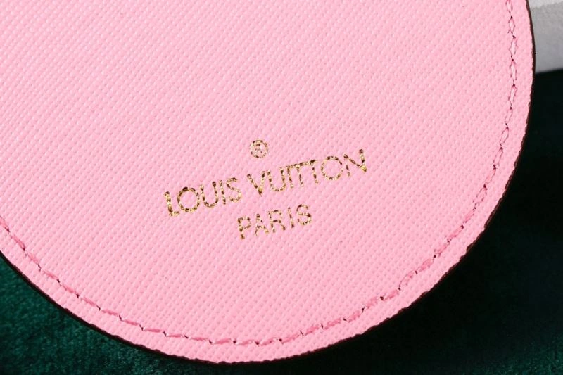 WellDesigned Louis Vuitton Keychains 266717
