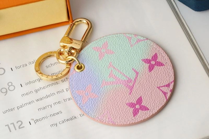SmoothTexture Louis Vuitton Keychains 266697
