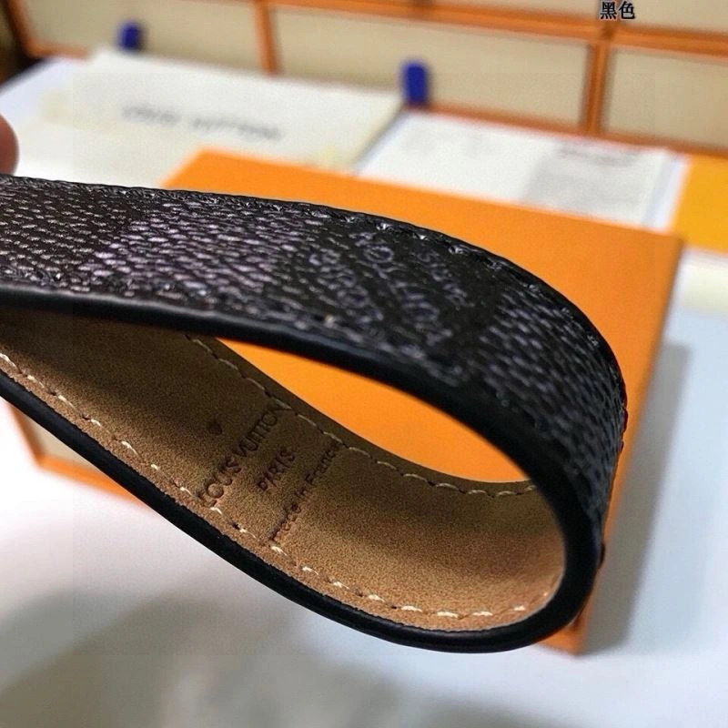 Louis Vuitton Keychains Durable 266670