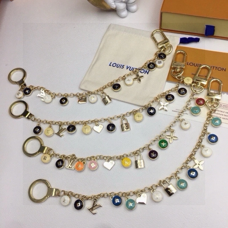 SmoothTexture Louis Vuitton Keychains 266413