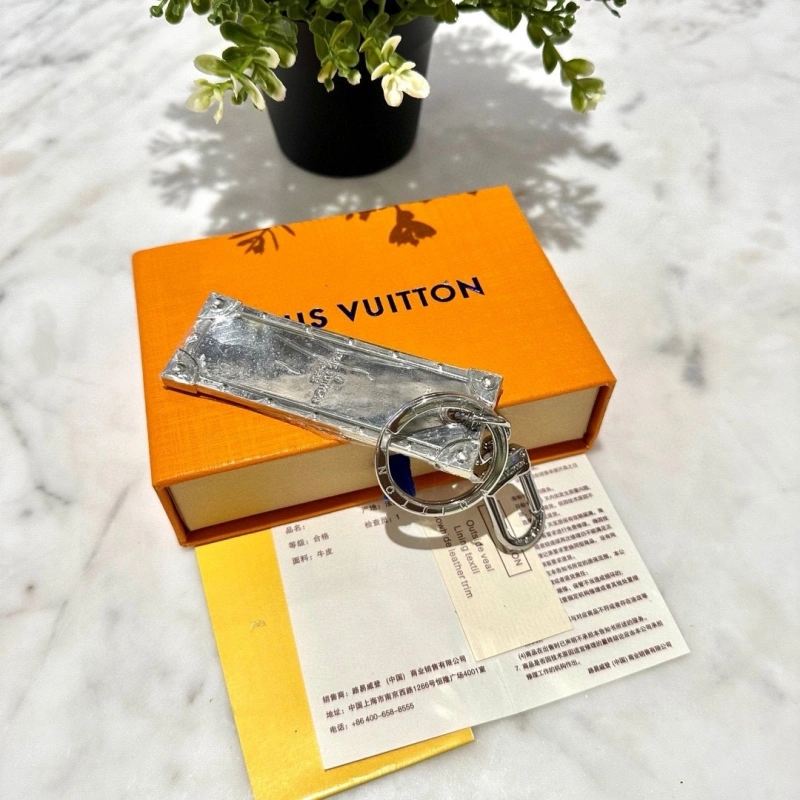 Breathable Louis Vuitton Keychains 266384