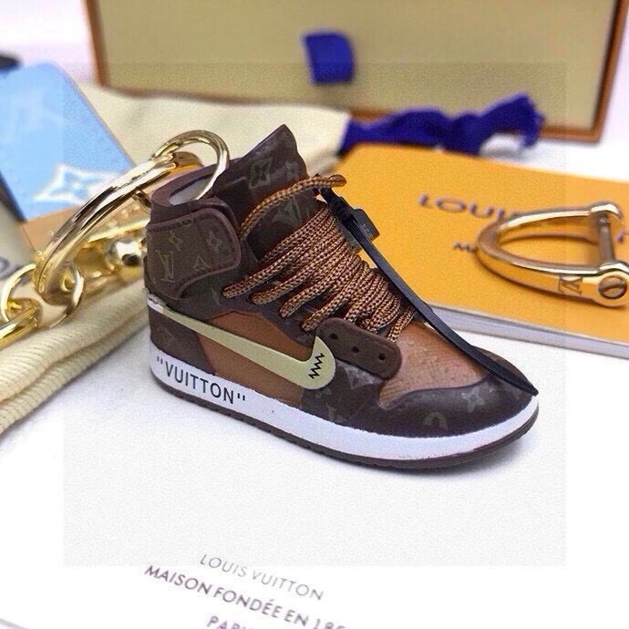 TechFriendly Louis Vuitton Keychains 266345