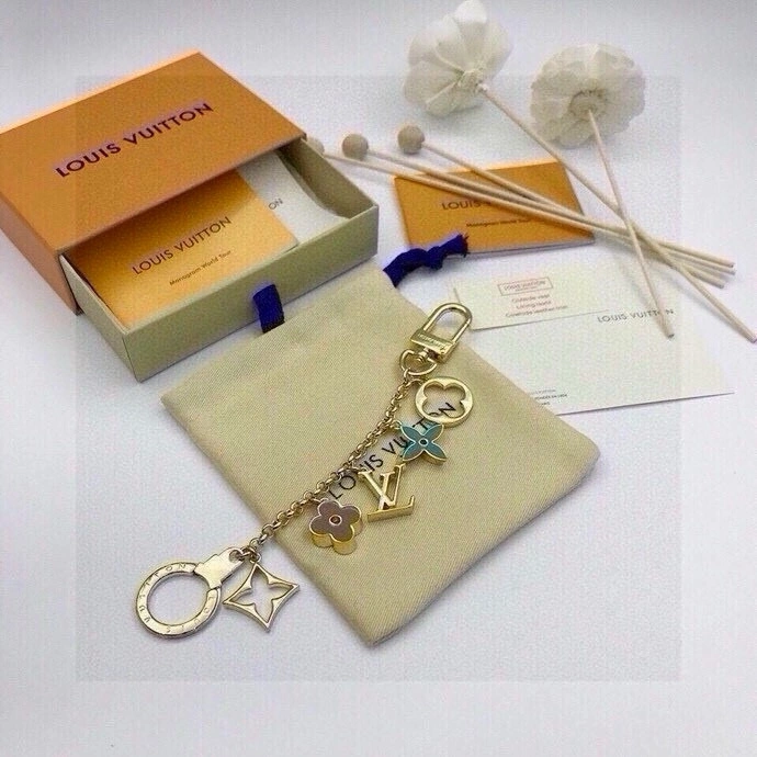 Affordable Louis Vuitton Keychains 266348