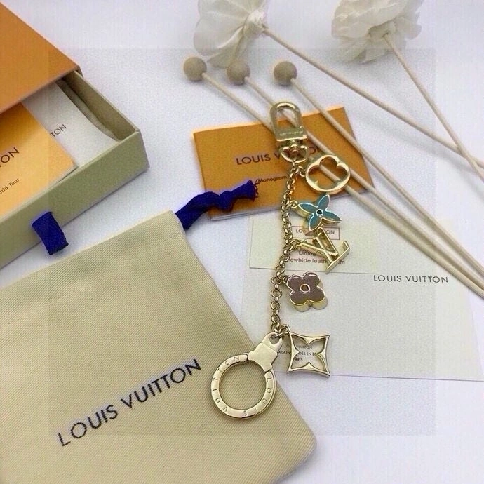 Affordable Louis Vuitton Keychains 266348