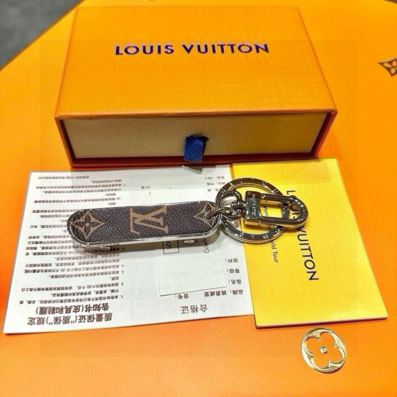 Snug Louis Vuitton Keychains 266357