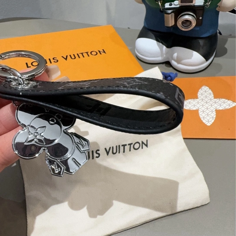 Louis Vuitton Keychains Effortless 266330